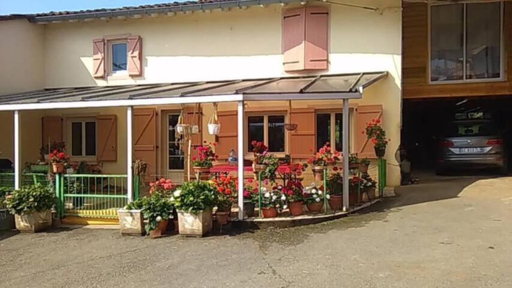 Gite A La Ferme Montesquieu-Avantes Экстерьер фото